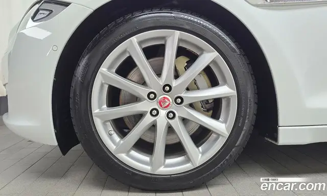 Jaguar XJ 2018 3.0 автомат (гидро), миниатюра 5