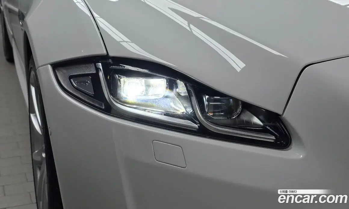 Jaguar XJ 2018 3.0 автомат (гидро), фото 8