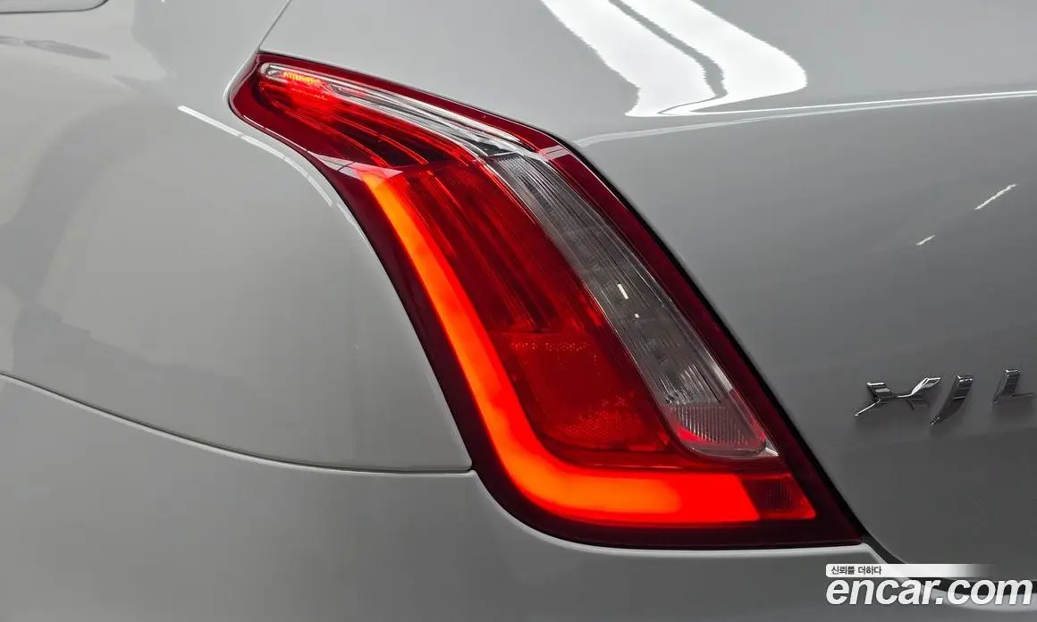 Jaguar XJ 2018 3.0 автомат (гидро), фото 9