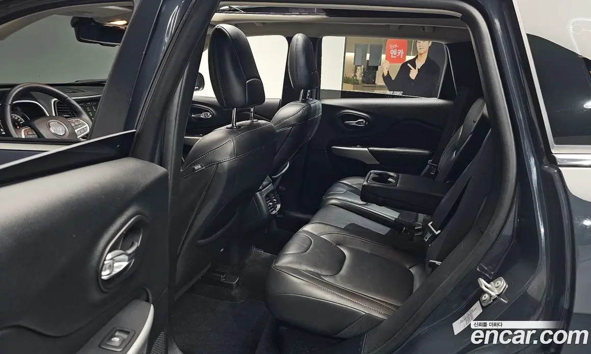 Jeep Cherokee 2017 2.4 автомат (гидро), фото 16 Jeep Cherokee 2017 2.4 автомат (гидро), фото 16