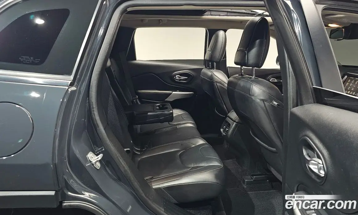 Jeep Cherokee 2017 2.4 автомат (гидро), фото 17 Jeep Cherokee 2017 2.4 автомат (гидро), фото 17