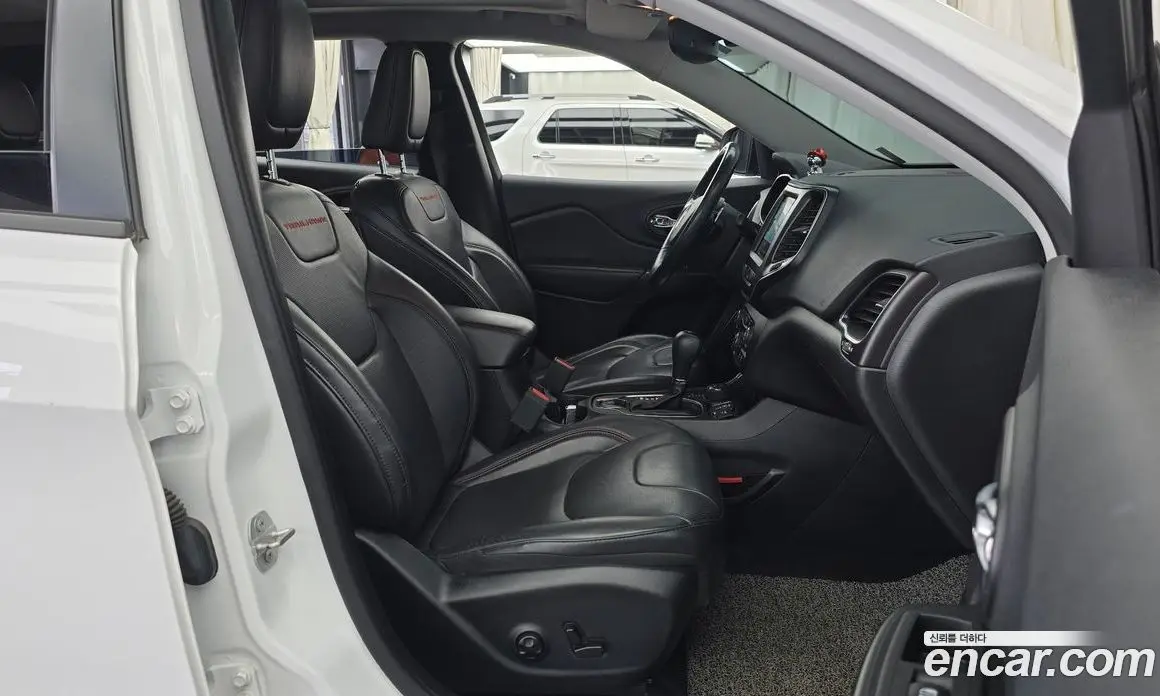Jeep Cherokee 2020 3.2 автомат (гидро), фото 16