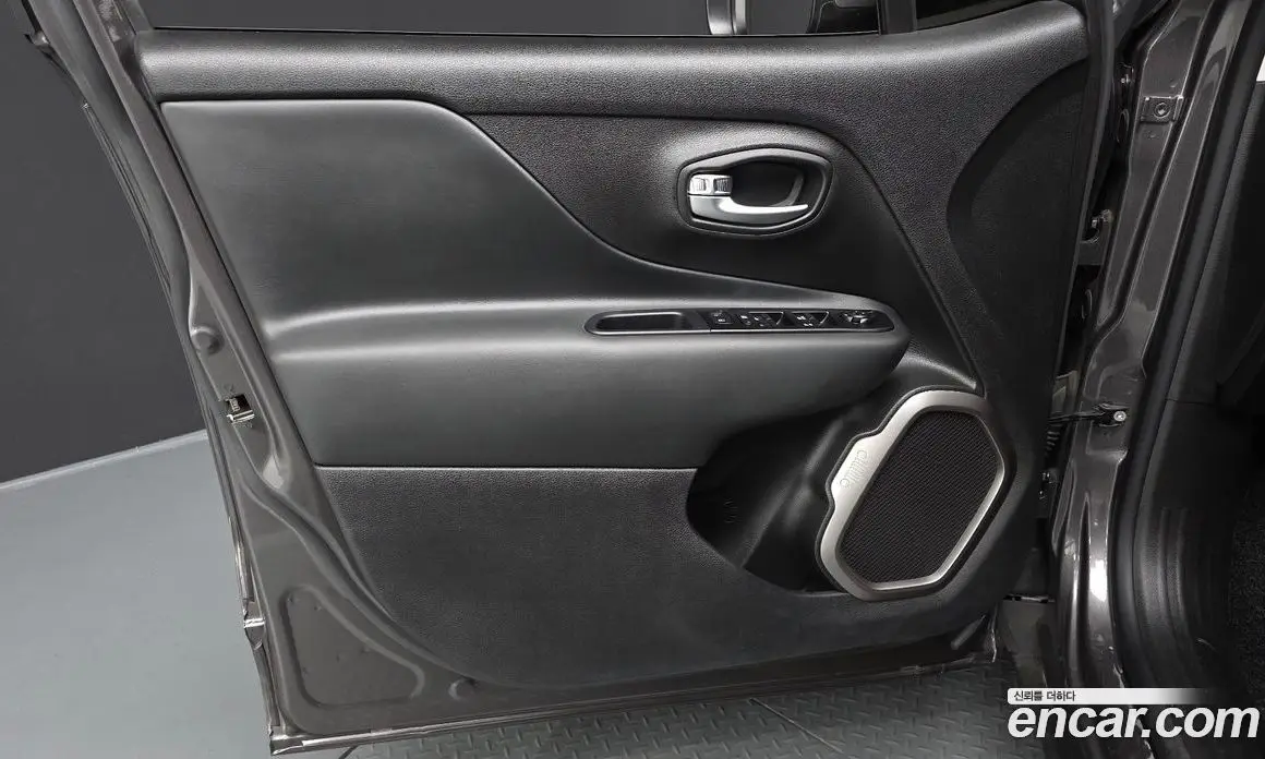 Jeep Renegade 2021 2.4 автомат (гидро), фото 14