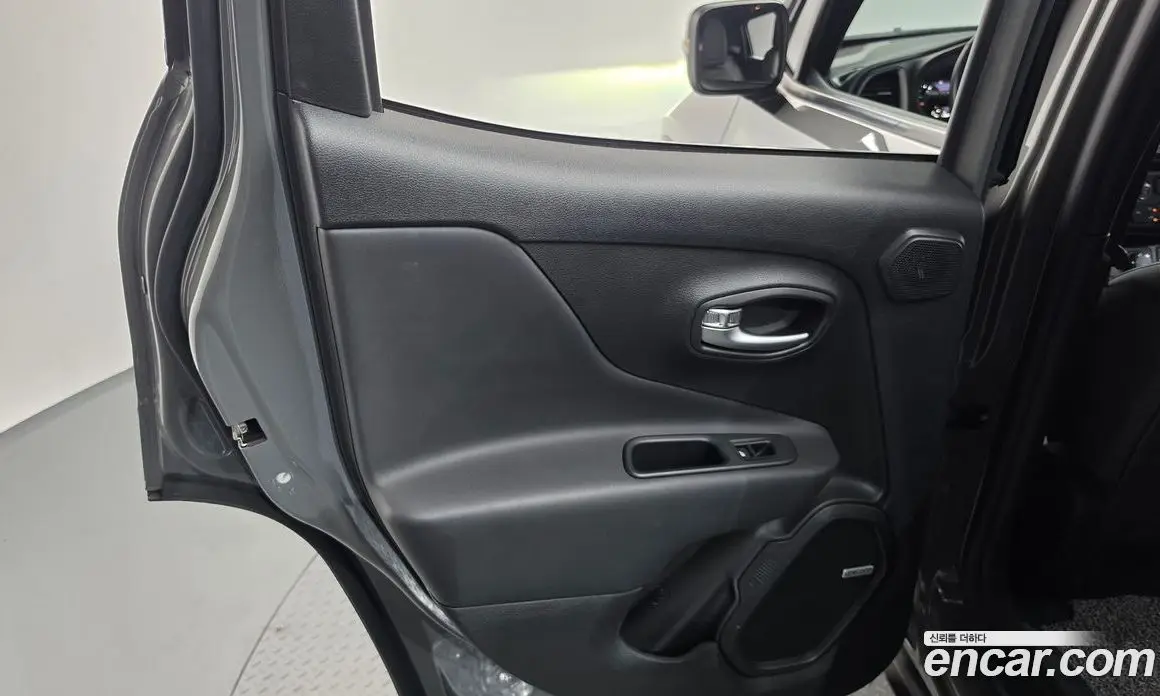 Jeep Renegade 2021 2.4 автомат (гидро), фото 15 Jeep Renegade 2021 2.4 автомат (гидро), фото 15