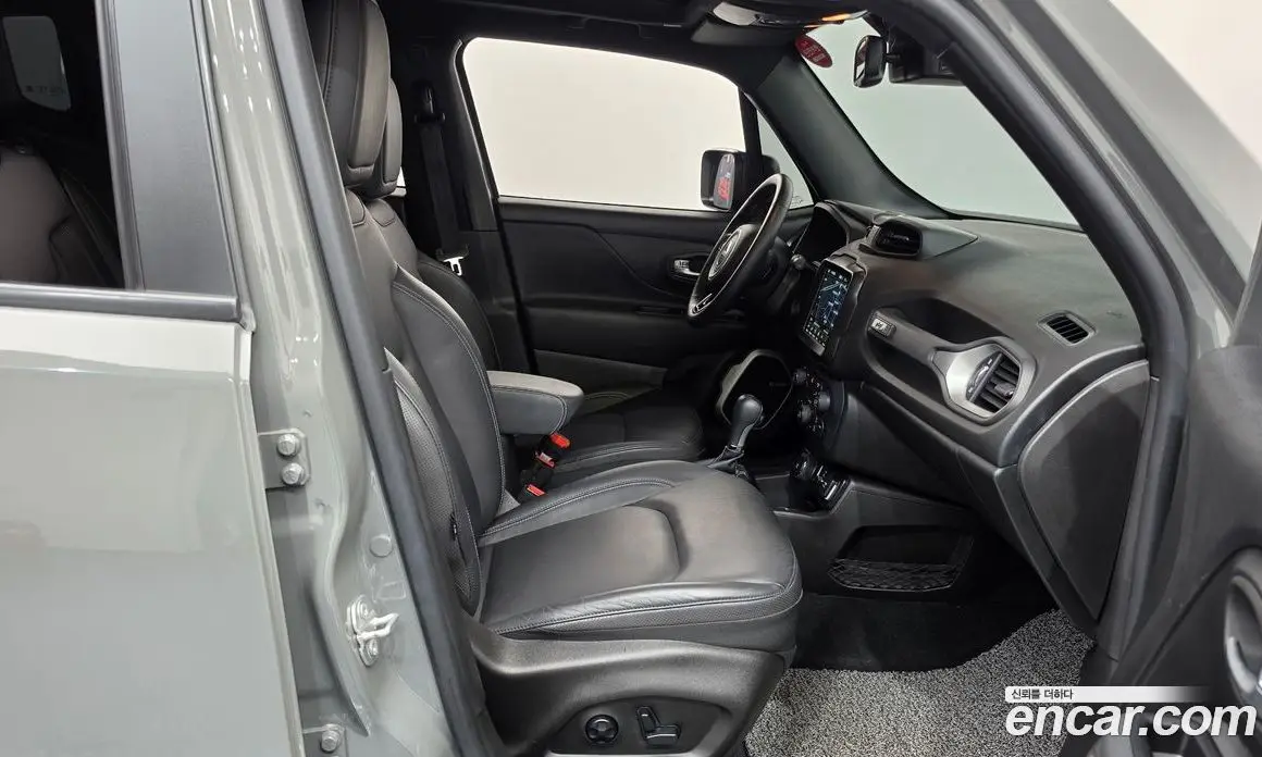 Jeep Renegade 2021 2.4 автомат (гидро), фото 16 Jeep Renegade 2021 2.4 автомат (гидро), фото 16