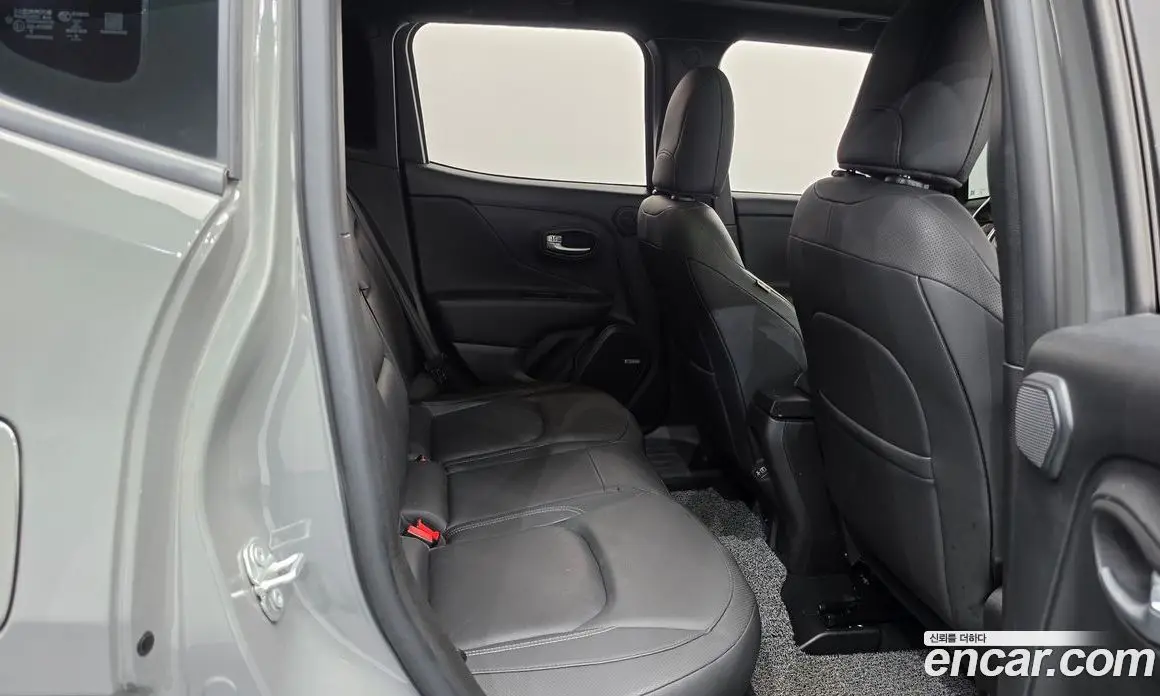 Jeep Renegade 2021 2.4 автомат (гидро), фото 17 Jeep Renegade 2021 2.4 автомат (гидро), фото 17
