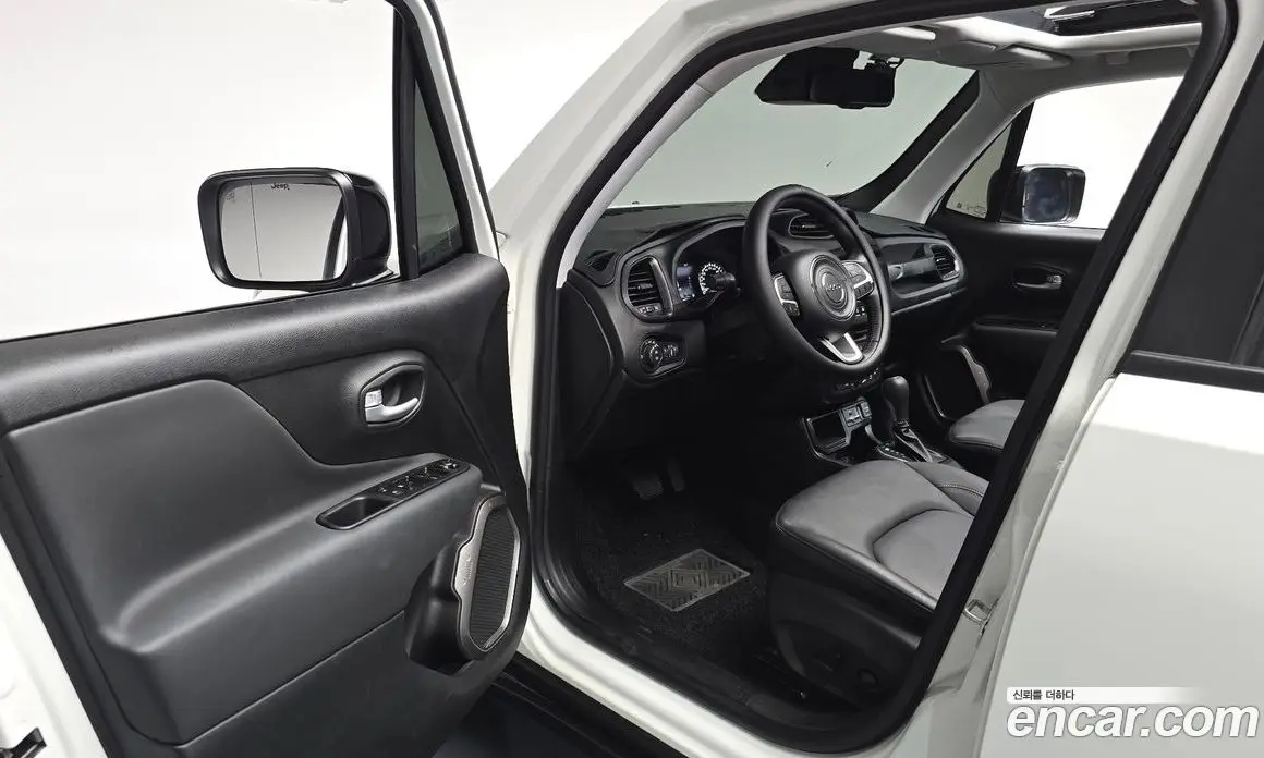 Jeep Renegade 2023 1.3 автомат (гидро), фото 12 Jeep Renegade 2023 1.3 автомат (гидро), фото 12