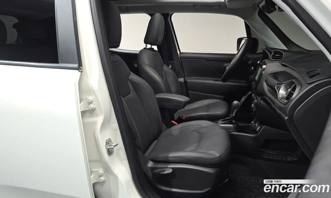 Jeep Renegade 2023 1.3 автомат (гидро), фото 15 Jeep Renegade 2023 1.3 автомат (гидро), фото 15