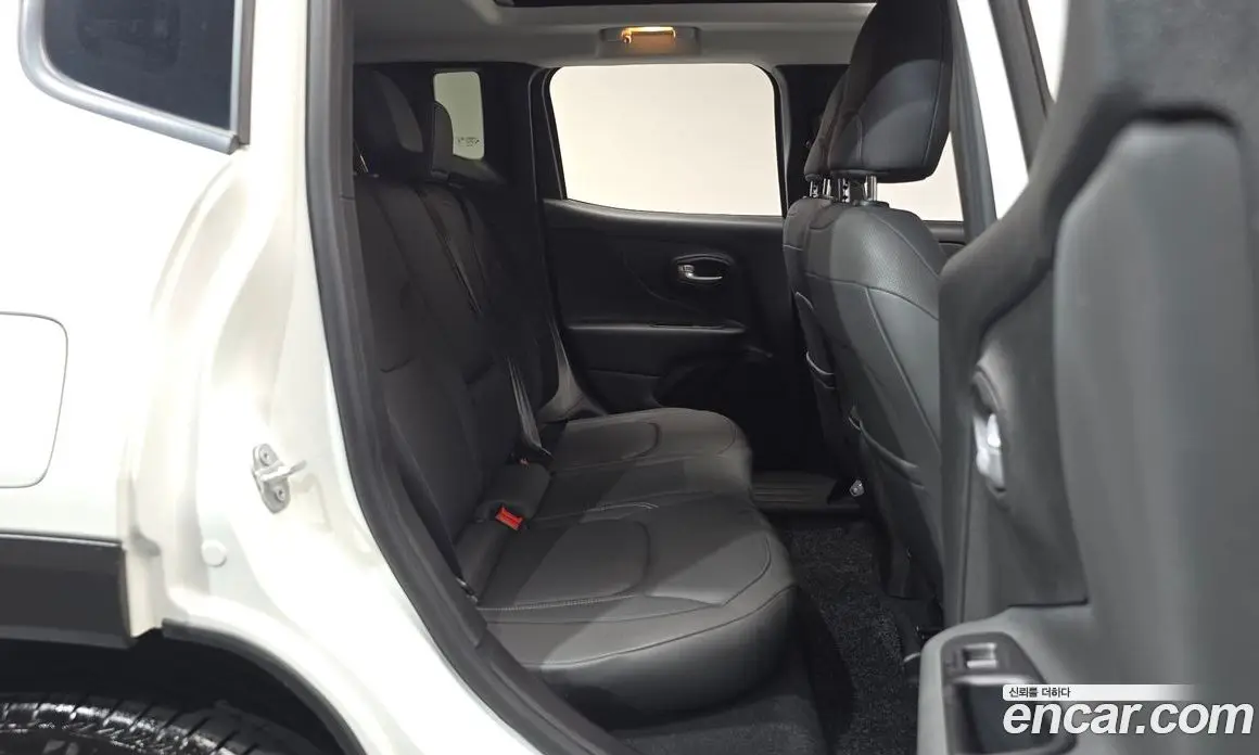 Jeep Renegade 2023 1.3 автомат (гидро), фото 17 Jeep Renegade 2023 1.3 автомат (гидро), фото 17