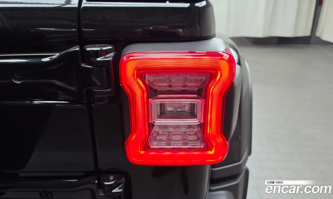 Jeep Wrangler 2022 2.0 автомат (гидро), фото 8 Jeep Wrangler 2022 2.0 автомат (гидро), фото 8