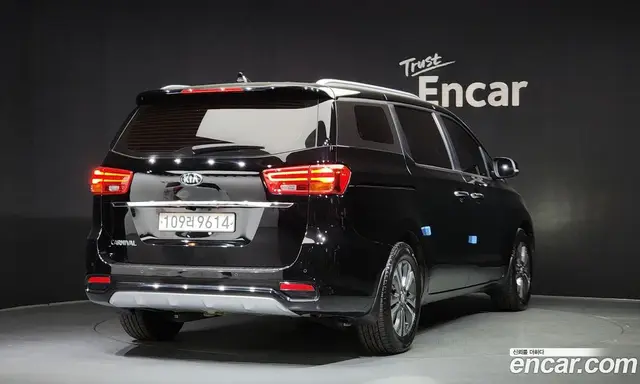 Kia Carnival 2020 2.2 автомат (гидро), миниатюра 2