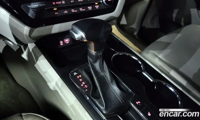 Kia Carnival 2020 2.2 автомат (гидро), миниатюра 12
