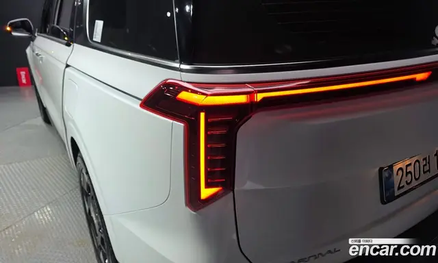 Kia Carnival 2025 3.5 автомат (гидро), миниатюра 8