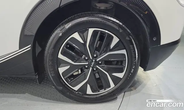 Kia EV6 2024 0.1 автомат (гидро), миниатюра 7