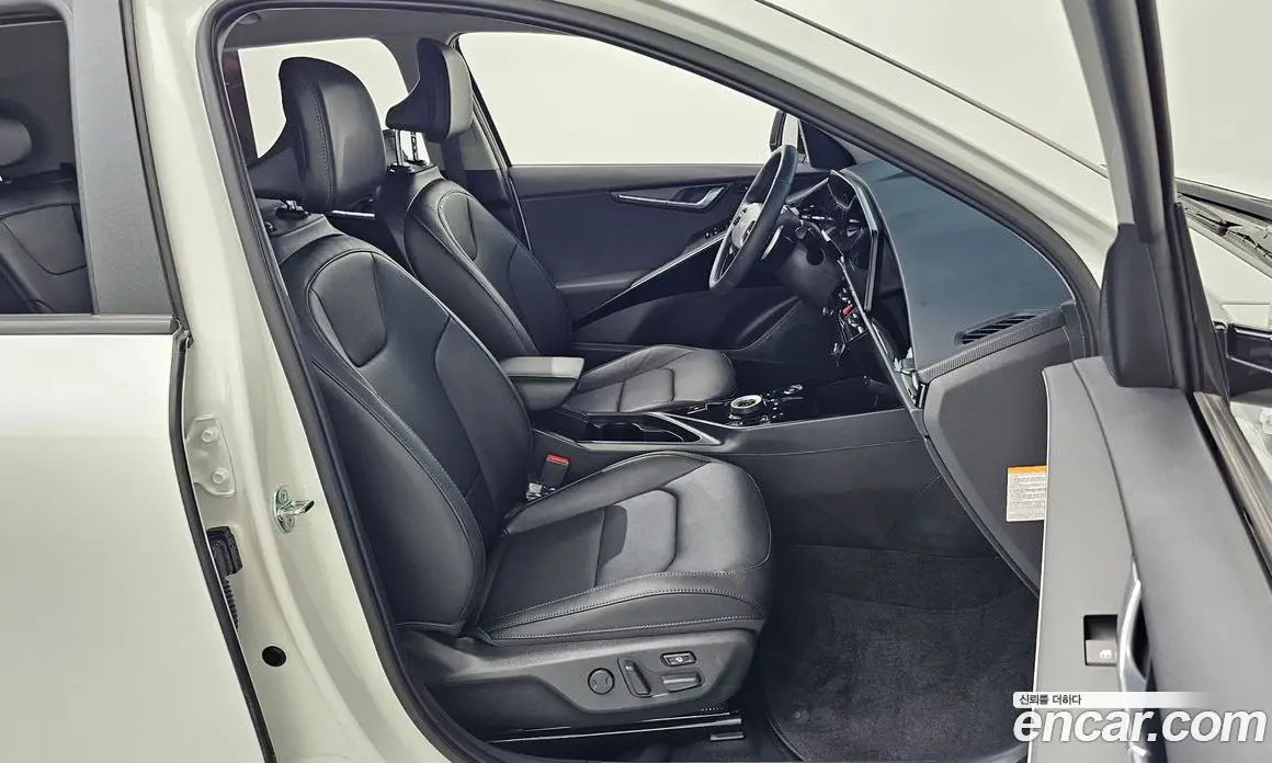 Kia Niro 2023 0.2 автомат (гидро), фото 16 Kia Niro 2023 0.2 автомат (гидро), фото 16