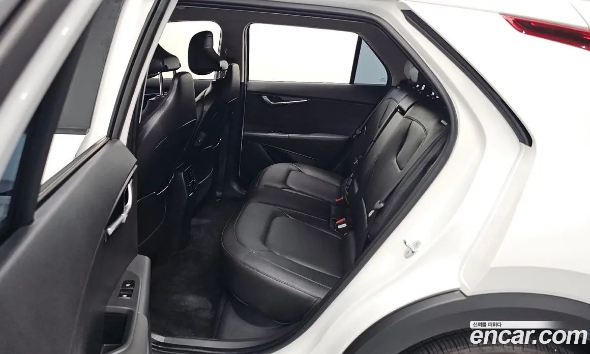 Kia Niro 2023 0.2 автомат (гидро), фото 17 Kia Niro 2023 0.2 автомат (гидро), фото 17