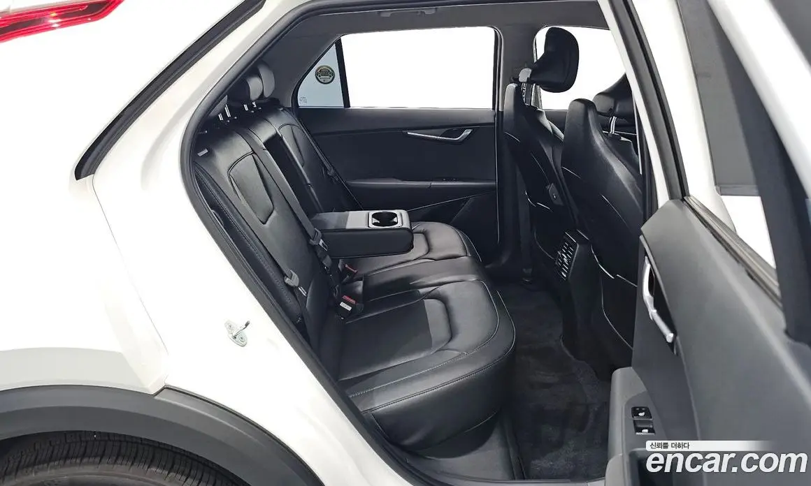 Kia Niro 2023 0.2 автомат (гидро), фото 18 Kia Niro 2023 0.2 автомат (гидро), фото 18