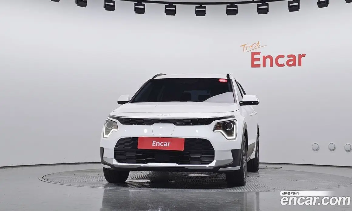 Kia Niro 2023 0.2 автомат (гидро), фото 3 Kia Niro 2023 0.2 автомат (гидро), фото 3
