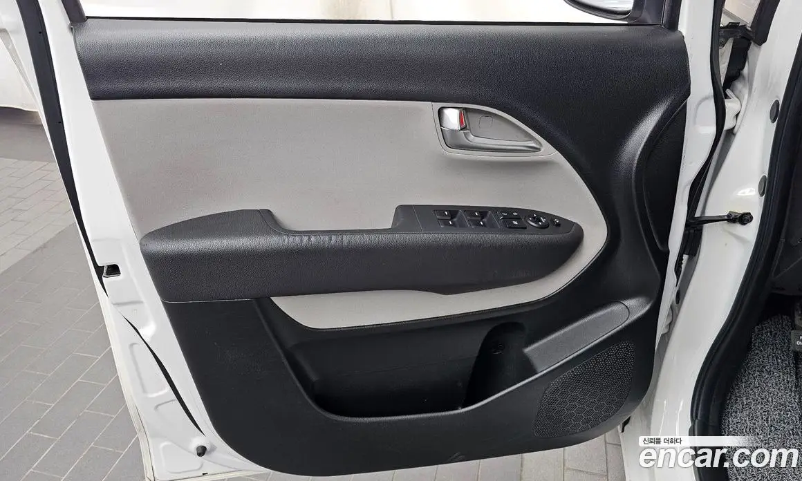 Kia Ray 2022 1.0 автомат (гидро), фото 14