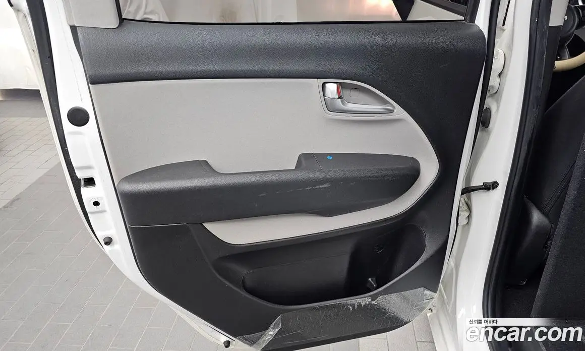 Kia Ray 2022 1.0 автомат (гидро), фото 15