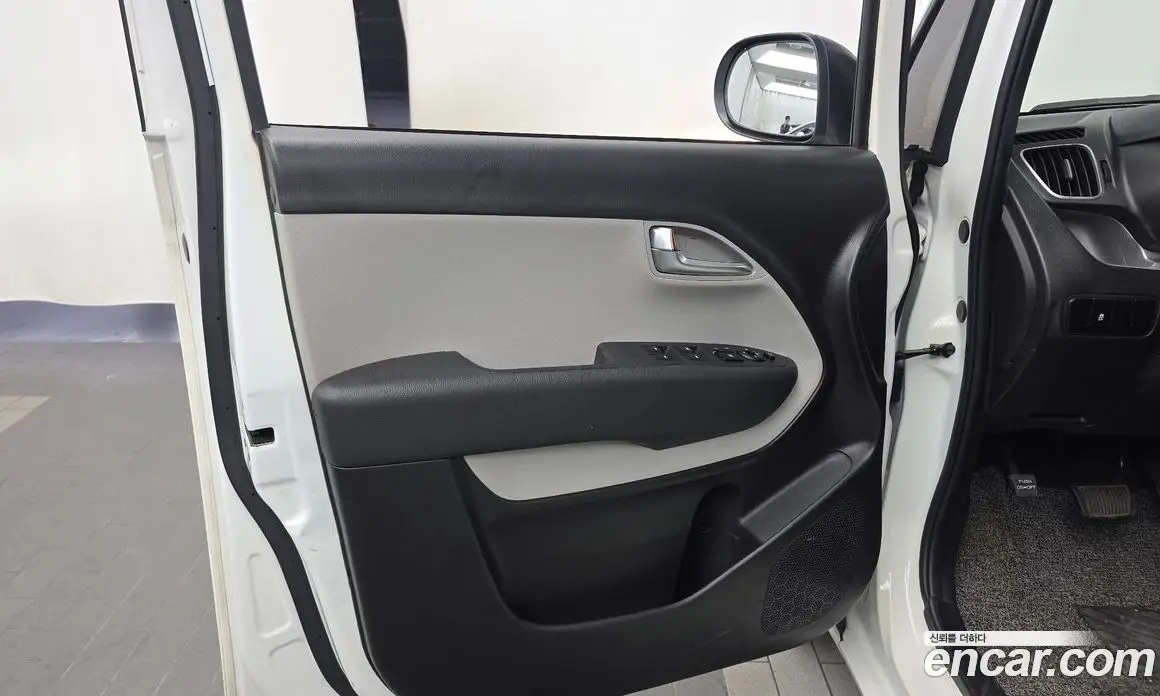 Kia Ray 2022 1.0 автомат (гидро), фото 14