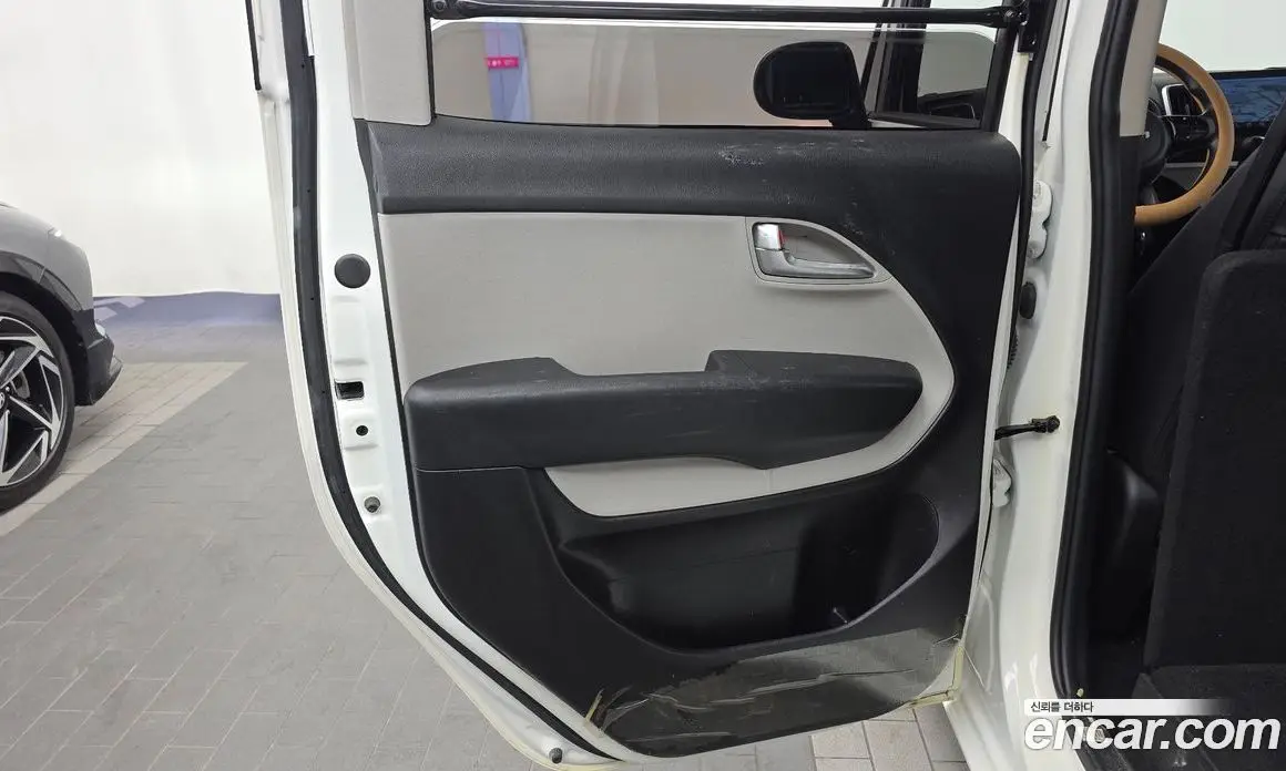 Kia Ray 2022 1.0 автомат (гидро), фото 15