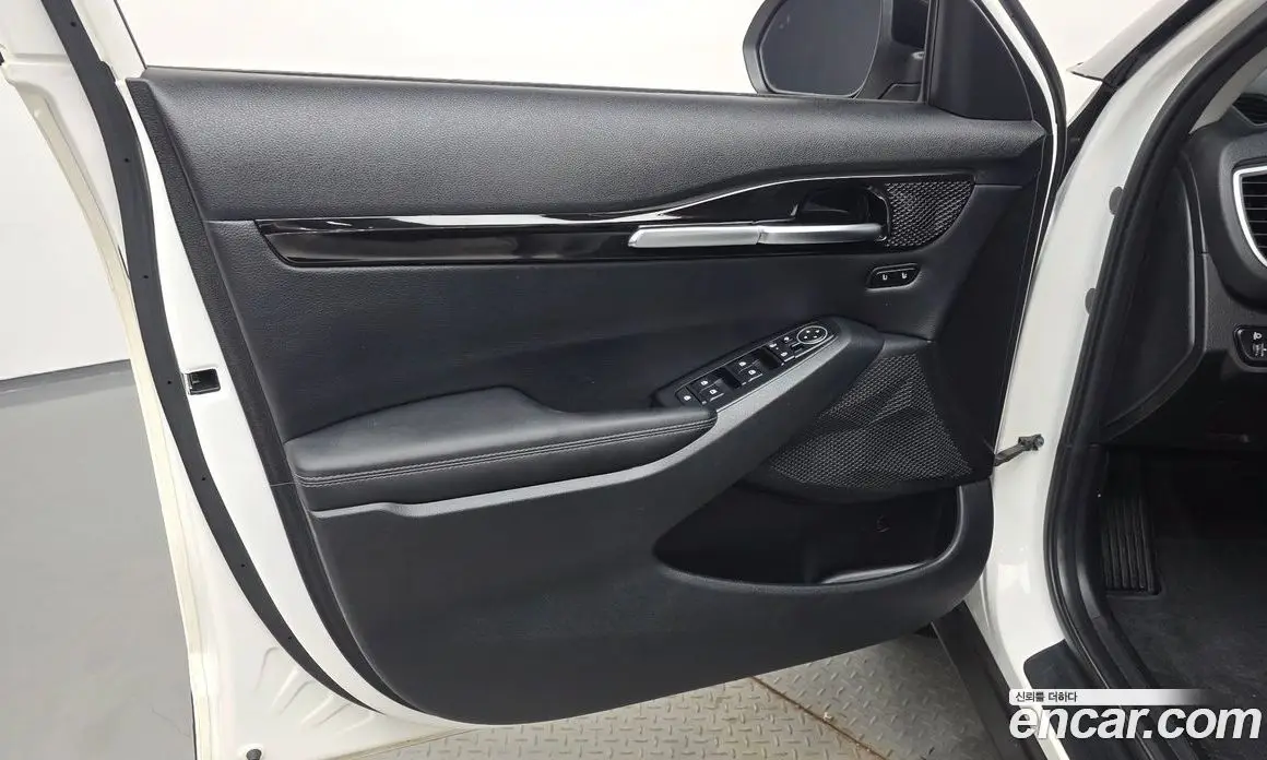 Kia Seltos 2023 1.6 автомат (гидро), фото 14 Kia Seltos 2023 1.6 автомат (гидро), фото 14
