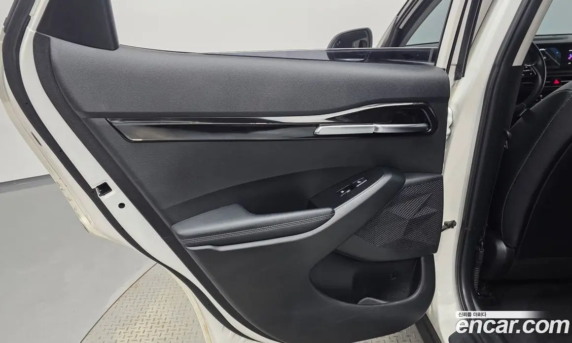 Kia Seltos 2023 1.6 автомат (гидро), фото 15 Kia Seltos 2023 1.6 автомат (гидро), фото 15