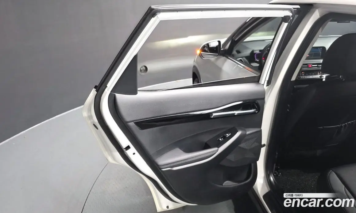 Kia Seltos 2024 1.6 автомат (гидро), фото 15 Kia Seltos 2024 1.6 автомат (гидро), фото 15