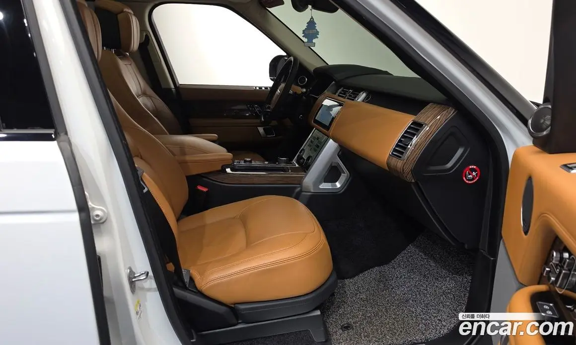 Land Rover Range Rover 2021 3.0 автомат (гидро), фото 15 Land Rover Range Rover 2021 3.0 автомат (гидро), фото 15