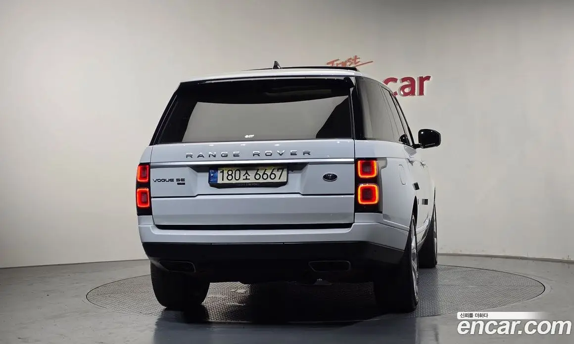 Land Rover Range Rover 2021 3.0 автомат (гидро), фото 3 Land Rover Range Rover 2021 3.0 автомат (гидро), фото 3