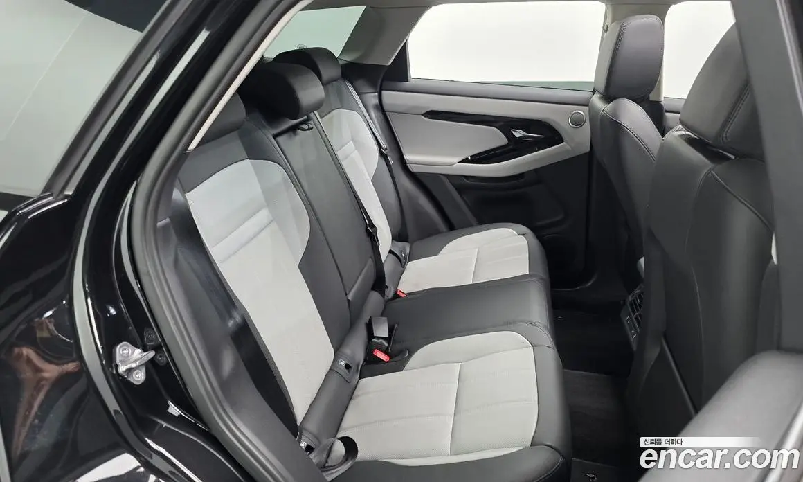 Land Rover Range Rover Evoque 2024 2.0 автомат (гидро), фото 17