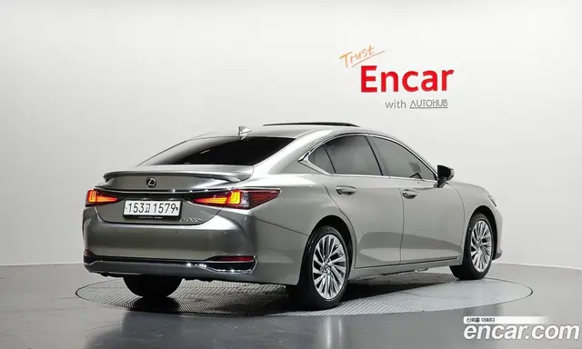 Lexus ES 2023 2.5 автомат (гидро), миниатюра 1