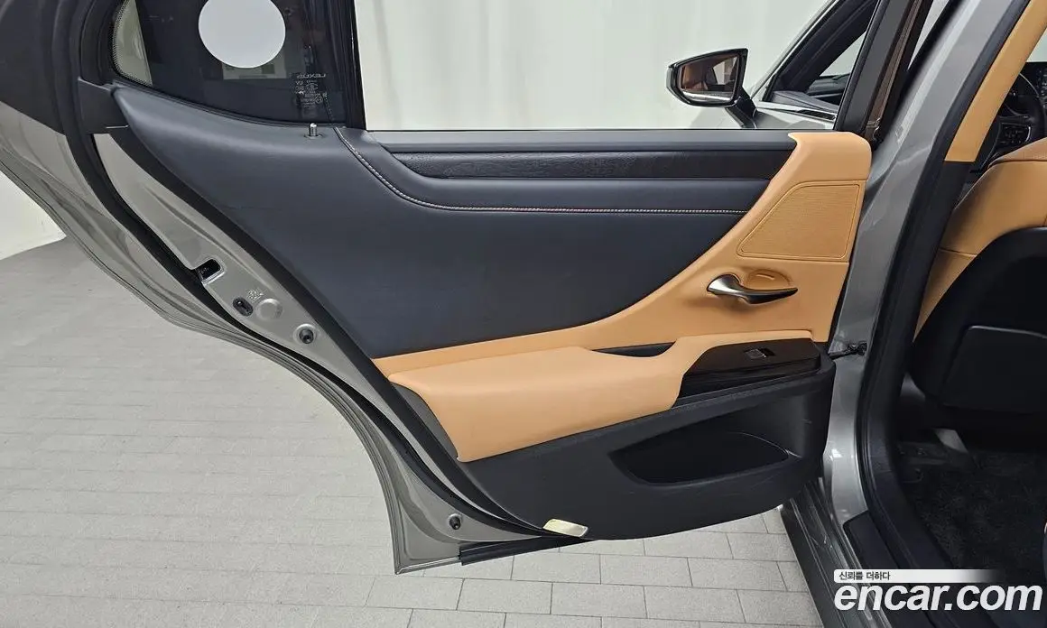 Lexus ES 2023 2.5 автомат (гидро), фото 14