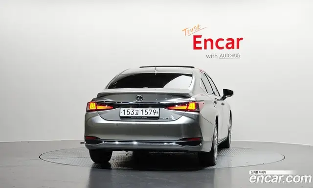 Lexus ES 2023 2.5 автомат (гидро), миниатюра 3