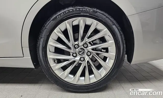 Lexus ES 2023 2.5 автомат (гидро), миниатюра 6