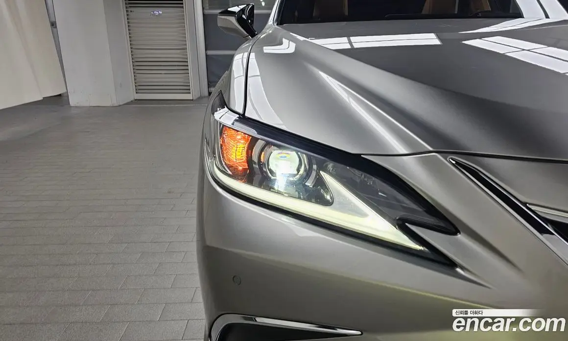 Lexus ES 2023 2.5 автомат (гидро), фото 7