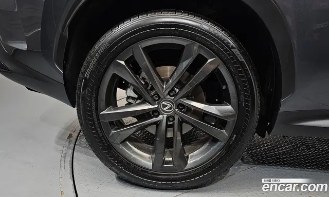 Lexus NX 2023 2.5 автомат (гидро), миниатюра 7