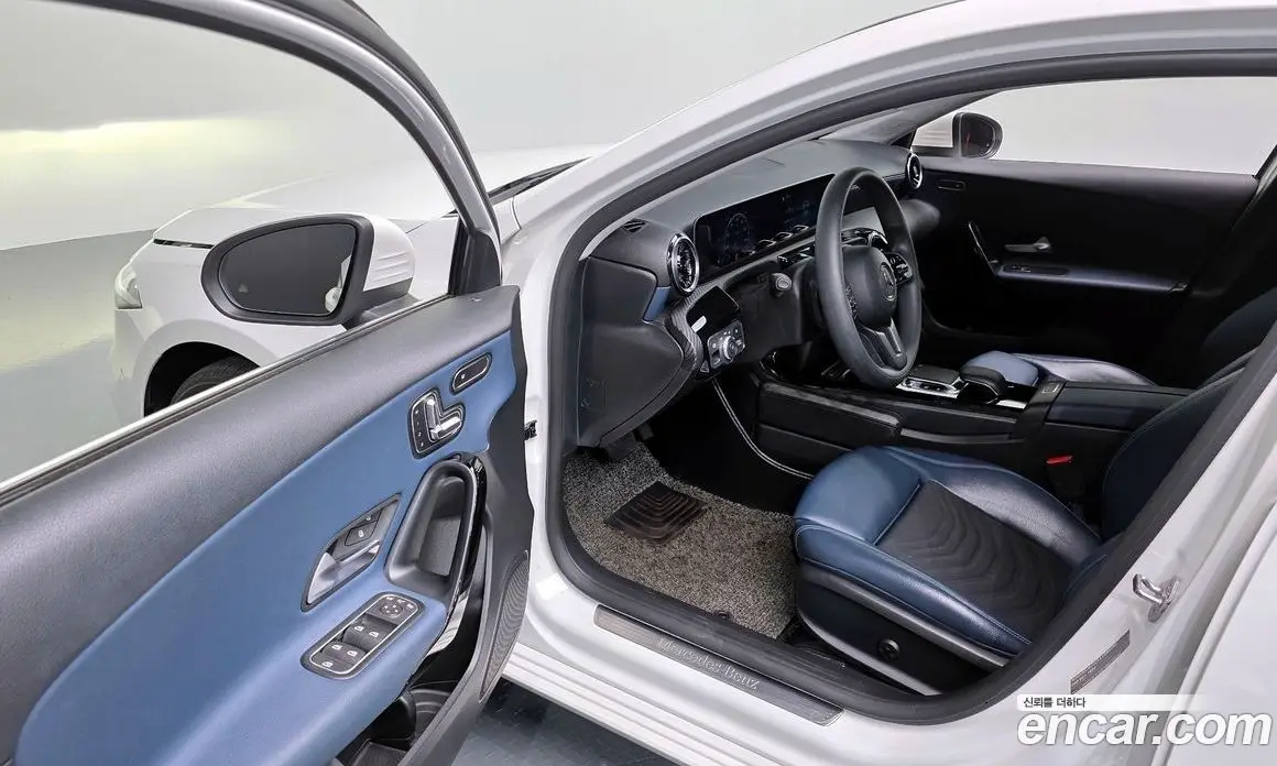 Mercedes-Benz A-Class 2019 2.0 автомат (гидро), фото 13