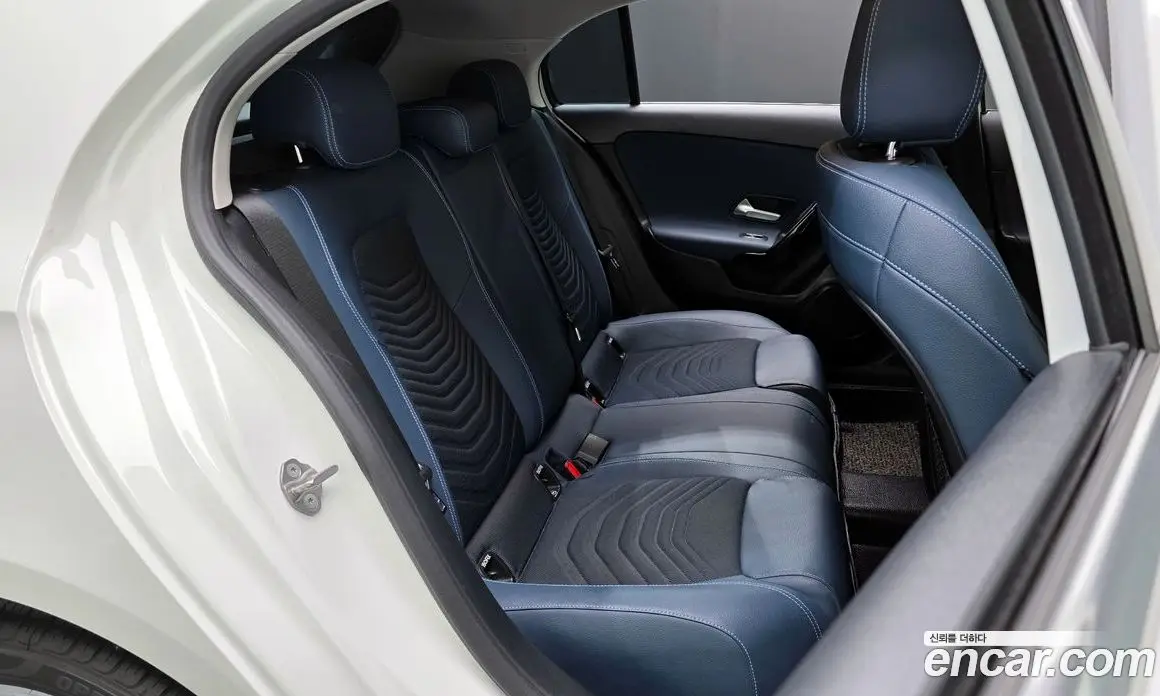 Mercedes-Benz A-Class 2019 2.0 автомат (гидро), фото 17