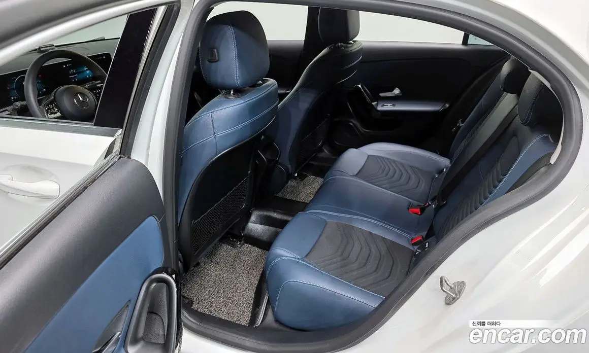 Mercedes-Benz A-Class 2019 2.0 автомат (гидро), фото 18