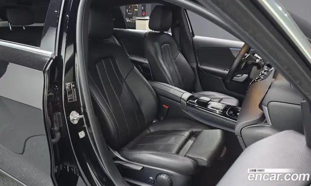 Mercedes-Benz A-Class 2021 2.0 автомат (гидро), миниатюра 12