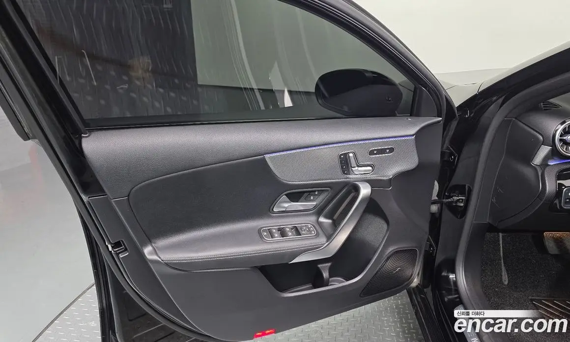 Mercedes-Benz A-Class 2021 2.0 автомат (гидро), фото 13