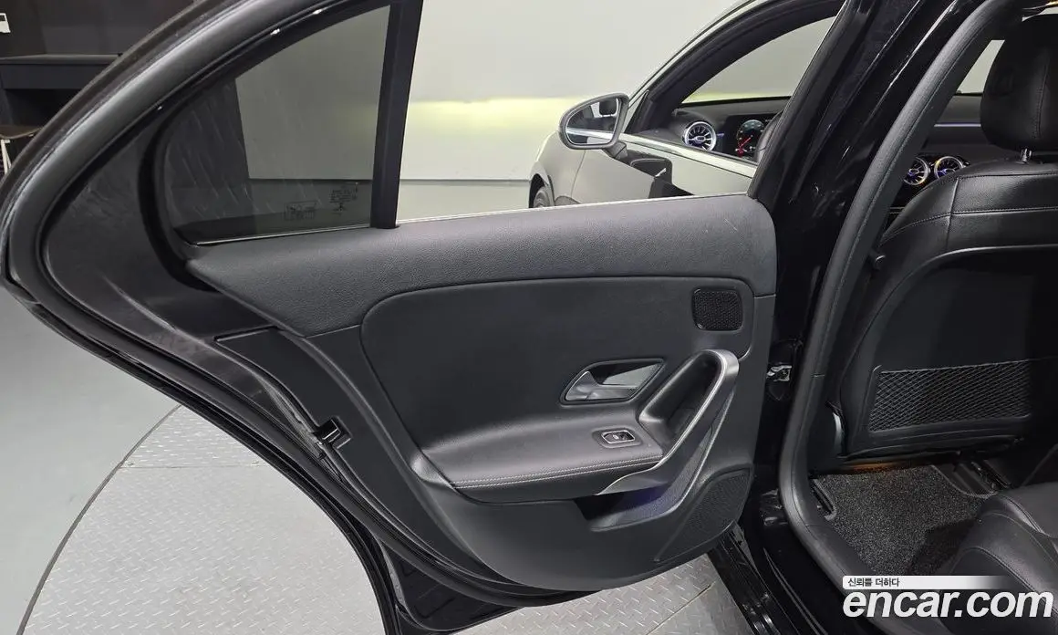 Mercedes-Benz A-Class 2021 2.0 автомат (гидро), фото 14