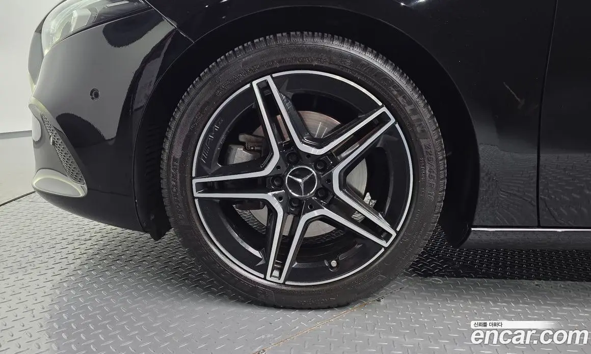 Mercedes-Benz A-Class 2021 2.0 автомат (гидро), фото 4