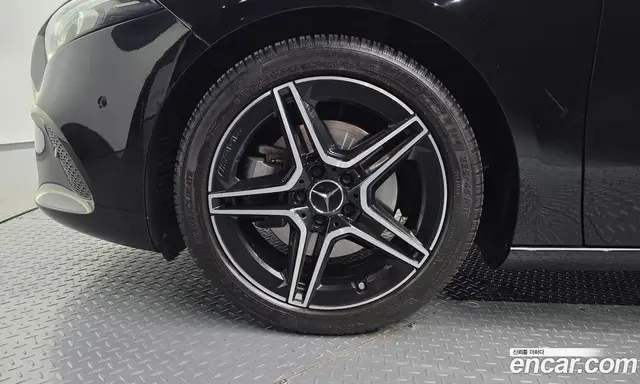 Mercedes-Benz A-Class 2021 2.0 автомат (гидро), миниатюра 4
