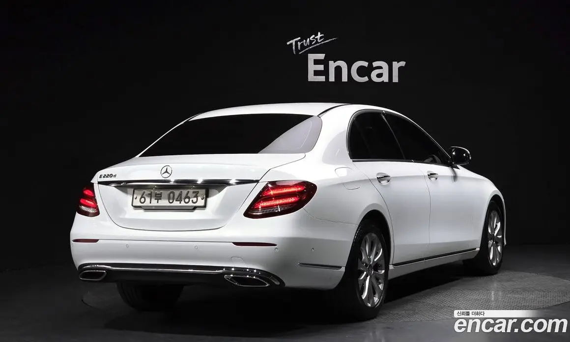 Mercedes-Benz E-Class 2016 1.9 автомат (гидро), фото 1 Mercedes-Benz E-Class 2016 1.9 автомат (гидро), фото 1