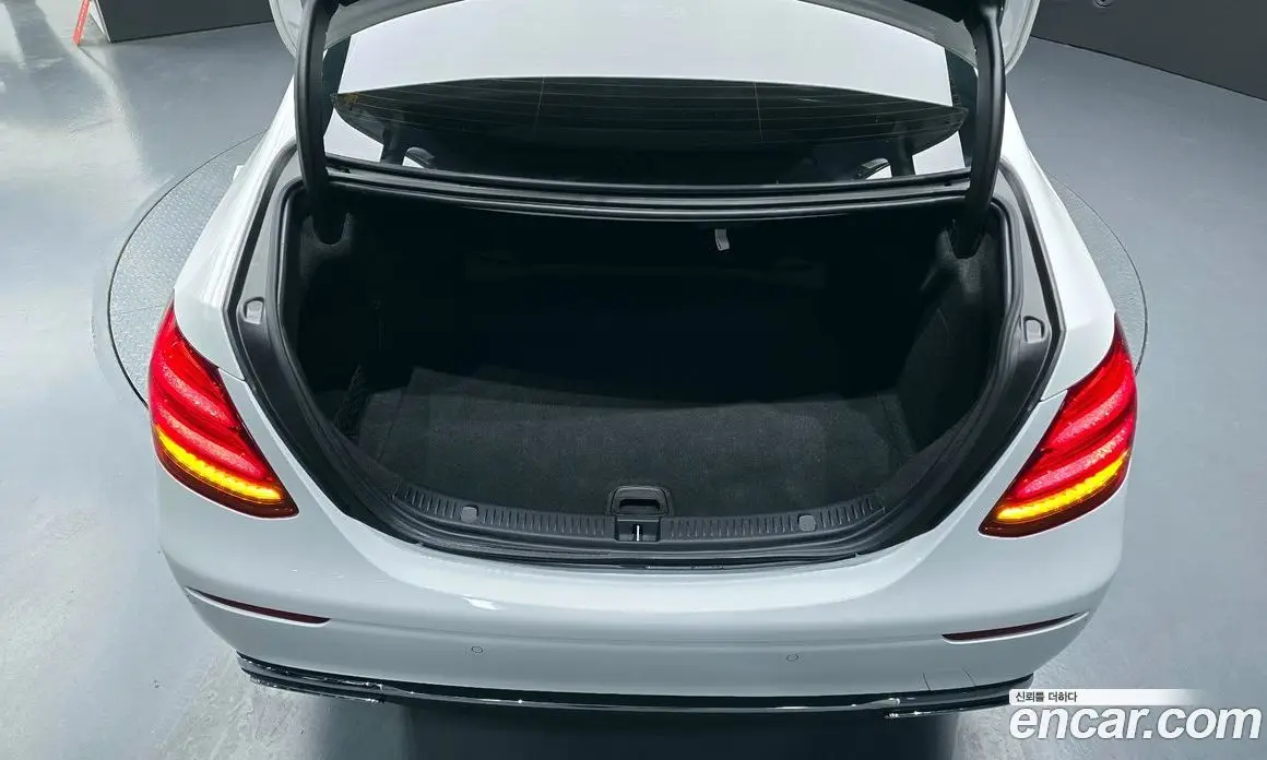 Mercedes-Benz E-Class 2016 1.9 автомат (гидро), фото 15 Mercedes-Benz E-Class 2016 1.9 автомат (гидро), фото 15