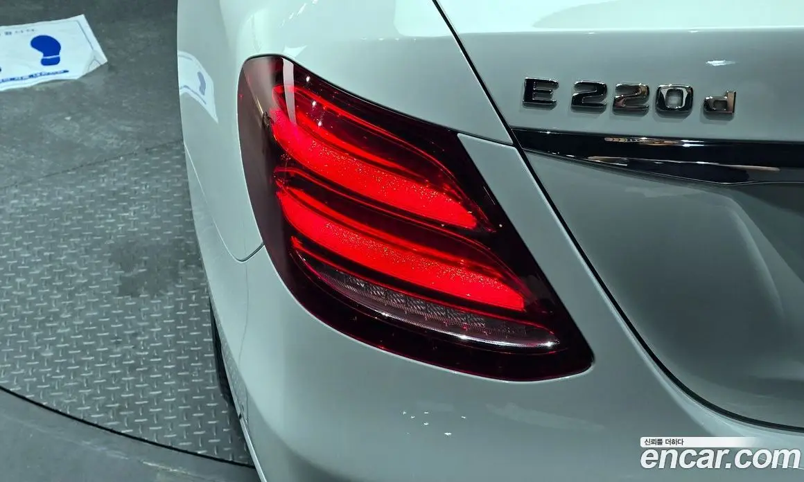 Mercedes-Benz E-Class 2016 1.9 автомат (гидро), фото 8 Mercedes-Benz E-Class 2016 1.9 автомат (гидро), фото 8