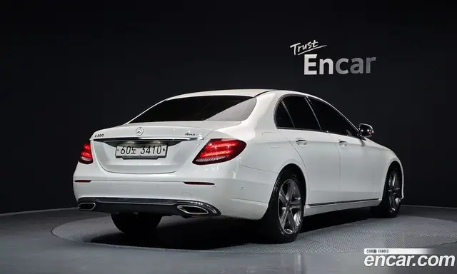 Mercedes-Benz E-Class 2017 2.0 автомат (гидро), миниатюра 2